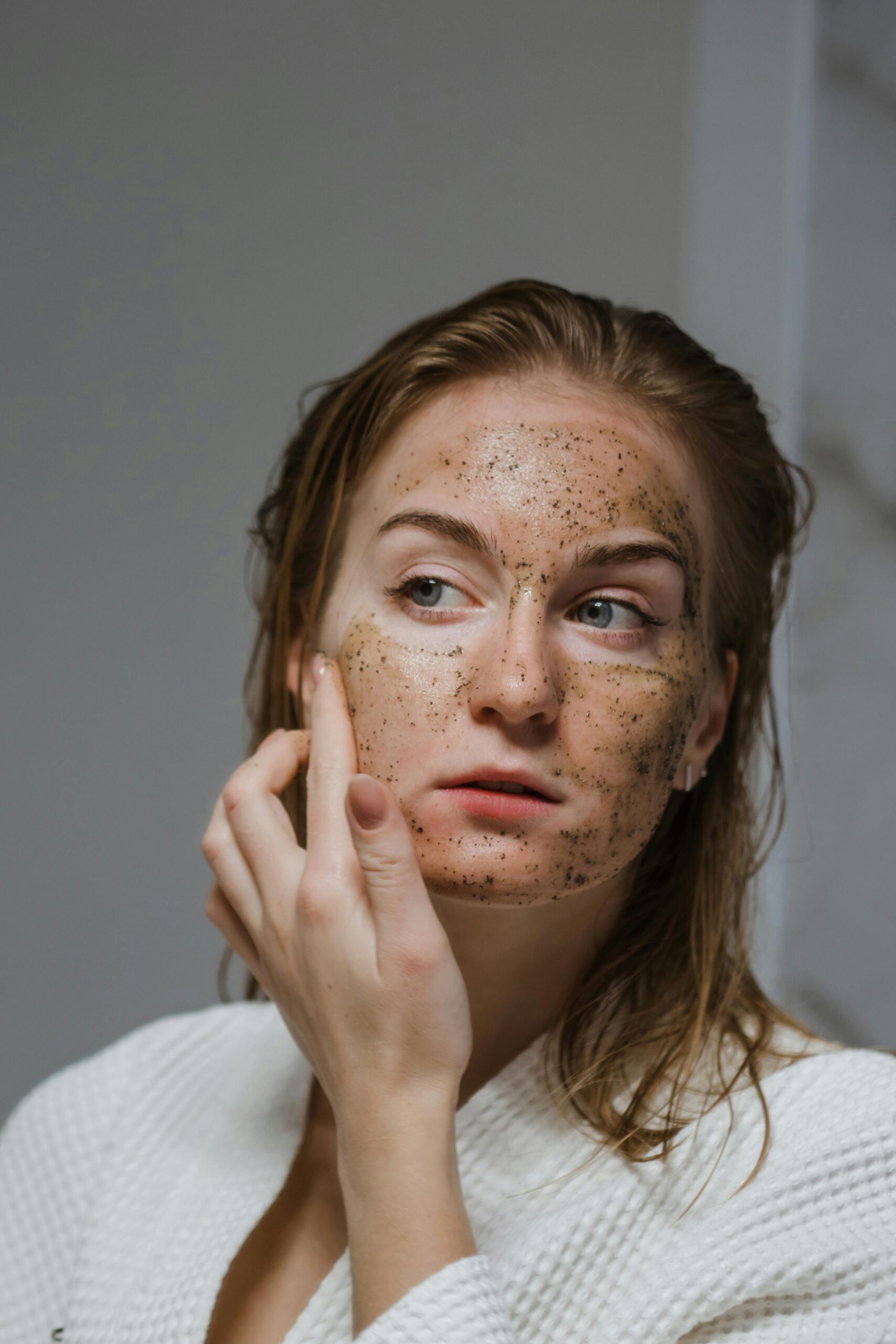 How to fix dry skin after over-exfoliating – irritated skin with visible exfoliation residue and sensitivity